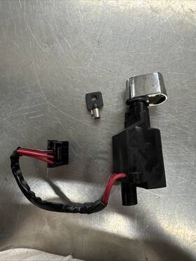 53575-93 Harley-davidson 1996 Tour Glide Ignition Switch With 1 Key Used