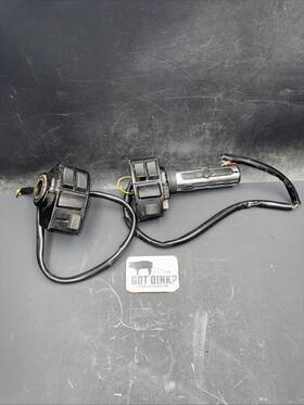70181-86 Harley-davidson 1064 86 Electra Glide Pair Handlebar Controls Switches Throttle