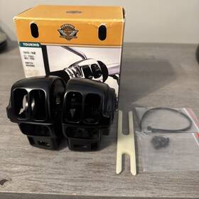 70228-96b Harley-davidson Oem Touring 1996-13 Black Switch Housings
