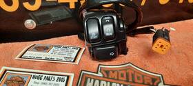 71683-04 Harley-davidson Genuine 1996-06 Dyna Softail Sportster Right Handlebar Start Switch