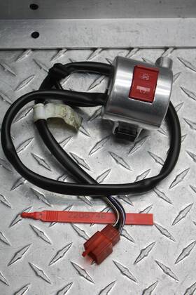 Honda 2206746 2005 Vtx1300s Right Clip On Handle Kill Off Start Switch