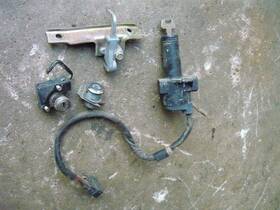 35010-mb2-900 Honda 85 Vf700 Interceptor Oem Complete Key Lock Set Ignition Switch Seat Helmet 35010-mb2-900 Honda 85 Vf700 Interceptor Oem Complete Key Lock Set Ignition Switch Seat Helmet