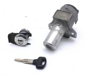 35100-mb9-010 Honda 82-83 Gl1100 Ignition Switch And Gas Flap Lock With Key Goldwing 1100