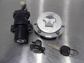 Honda 35101-mcz-a10 02-07 Hornet 919 Cb900f Ignition Gas Cap And Seat Lock Assembly 35100-mcz-a1