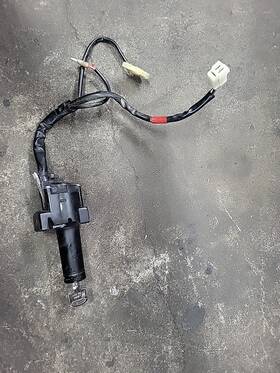 Uspt243295 Honda 1985 1986 Vt1100c Vt1100 C Ignition Barrel Switch With Key