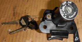 27005-1161 Kawasaki Ninja Zx-7 Zx-7r 1991-1992 Oem Ignition Switch With 2 Keys 27005-1161 Kawasaki Ninja Zx-7 Zx-7r 1991-1992 Oem Ignition Switch With 2 Keys