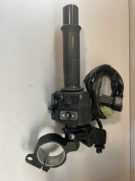 46091-0613 Kawasaki 46003-0600 19-23 Ninja Zx6r Oem Left Clip On Handl Signals Switch 46091-0613 Kawasaki 46003-0600 19-23 Ninja Zx6r Oem Left Clip On Handl Signals Switch