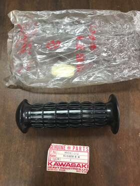 46061-012 Kawasaki Oem Nos 1973-1976 Z1 900 Kz900 H1 H2 Rubber Grip Rh