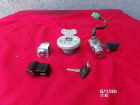 37000-48870 Suzuki M109r Boulevard Vzr1800 Lock Set Ignition Switch Gas Cap 1 Key 06-09 Oem