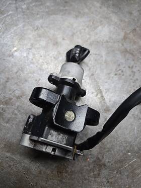 37100-29g00 Suzuki 2004-2005 Gsx-r 600 Main Ignition Switch Oem 37100-29g1