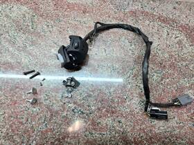 37400-17k02 Suzuki 3740017k02 2017-2021 Gsx-r1000 Gsx-r1000r Left Handlebar Switch Oem