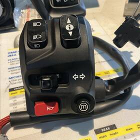 T2042382 Triumph 2016 Tiger 1200 Explorer Left Switch Cube Used T2042382 Triumph 2016 Tiger 1200 Explorer Left Switch Cube Used