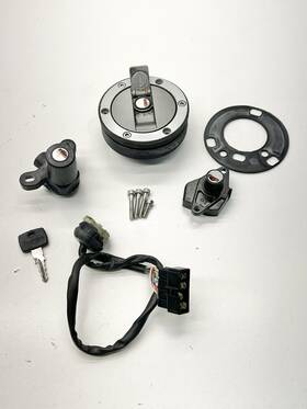 T2500243 Triumph 97-04 Speed Triple Daytona 955i Oem Ignition Key Switch Lock Set Damaged