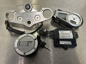 Triumph T2501022 05-07 Speed Triple 1050 Key Set Ignition Switch Gas Cap Gauge Ecu Paired
