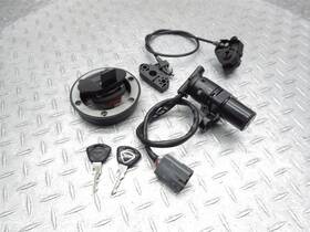 T2501158 Triumph 2011 05-12 Sprint St 1050 Oem Lock Set Gas Cap Ignition Keys Locks Lot