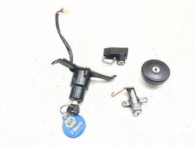 Yamaha 1fk-w8250-01-00 85-07 Vmax 1200 Vmx12 Ignition Gas Cap Helmet And Seat Lock With Key