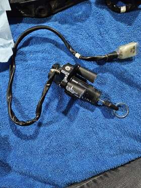 1wd-xh250-02-00 Yamaha New 2015 - 2018 Yzfr3 Yzf-r3 Oem Ignition With Key