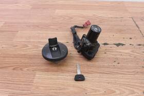 Yamaha 3c5-82501-00-00 2009 Xt250 Ignition Switch And Gas Cap With Key