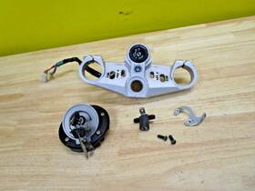 Yamaha 5ps-82501-21-00 13-18 2013-2018 Fjr1300 Fjr 1300 Ignition Switch Gas Cap Key Lock Set Oem