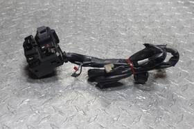 B3l-83969-00-00 Yamaha 20-23 Yzf R1 20-22 R1m Oem Left Clip On Handle Horn Signals Switch