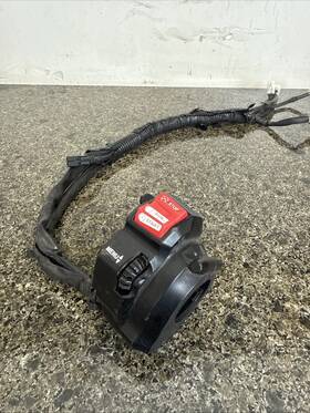 Bap8291r0200 Yamaha 2021-2025 24 Right Switch Command Tracer 9 Gt Mtt890d
