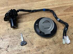 Beb-82501-01-00 Yamaha 2022-2024 Yzf R7 Yzfr7 23 Oem Ignition Switch Key Tank Lock Set