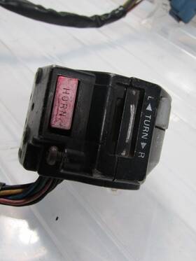 Yha229saeqb2 Yamaha 85 86 87 88 Fz750 Fz 750 Oem Left Hand Switch Light Horn Turn Signal